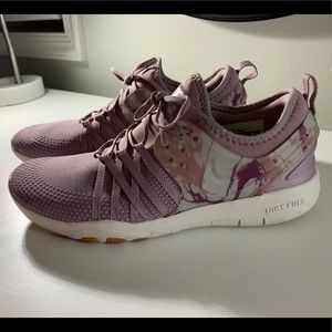 Lavender nike sneakers || never worn